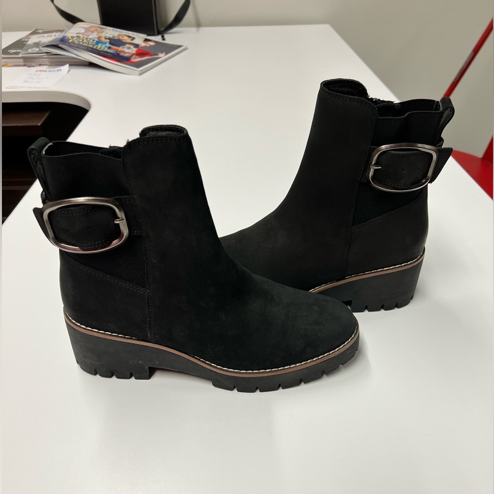 Blondo Waterproof Black Suede Size 9 Boots